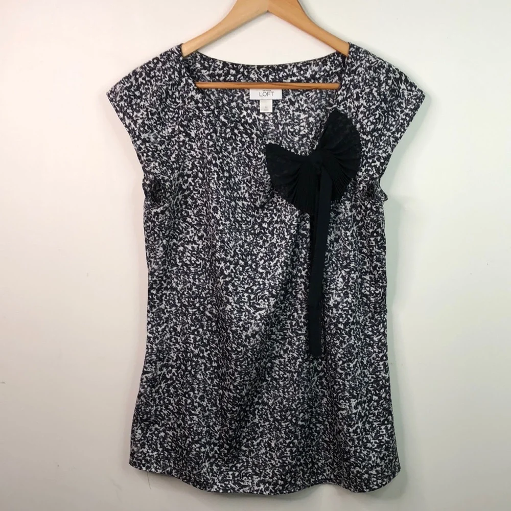 Ann Taylor Loft top - Picture 8 of 8
